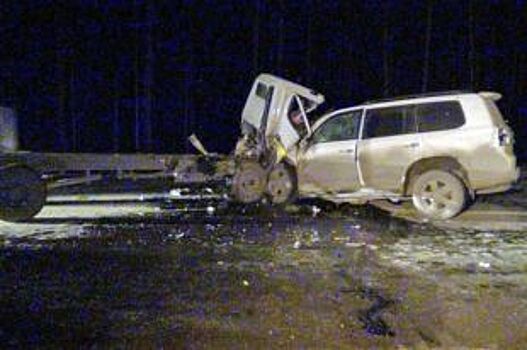 Таран внедорожника остановки в Екатеринбурге попала на видео