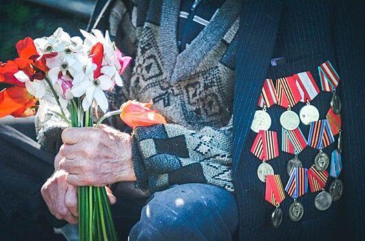 Ветеранов Великой Отечественной войны из Люблино поздравили официальные лица