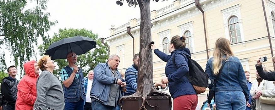 В Вологде вскрыли «Денежное дерево» на Кремлевской площади