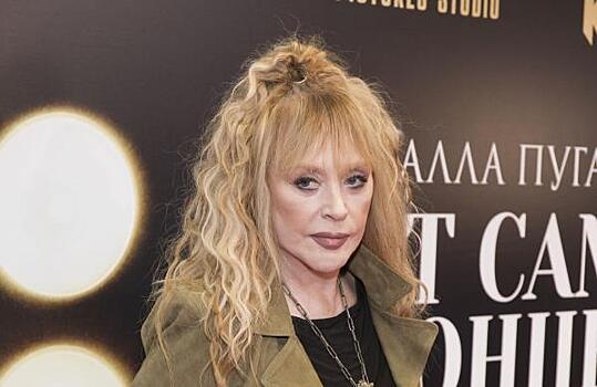 Музыкальный критик считает, что Пугачева вернется в Россию