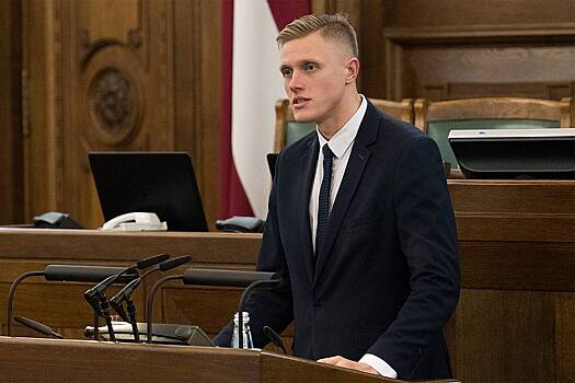 В латвийском парламенте призвали активнее выдворять российских граждан
