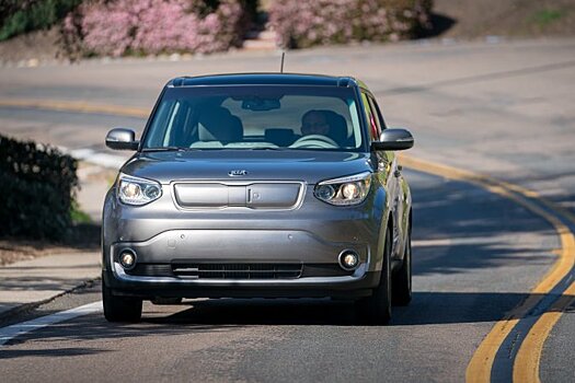 Kia Soul EV отрабатывает беспроводную зарядку для Hyundai Nexo?