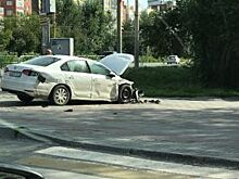 Иномарку выбросило на тротуар после ДТП в Челябинске