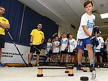"Хоккейный уголок". Теперь можно гонять шайбу в школе на перемене