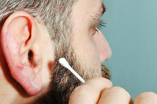 Названы способы почистить уши без помощи ватных палочек