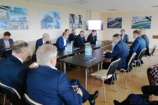 Префект Анатолий Смирнов наградил победителей конкурса «Лучший директор года»