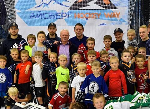 Павел Буре принял участие в открытии тренировочного зала в Химках
