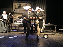 Лучший спектакль Армении о лицемерии и патриотизме привезли в Новосибирск