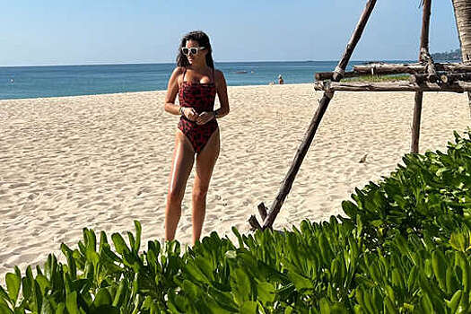 Ведущая Ксения Бородина снялась в купальнике в Таиланде