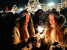 Съесть бумажку под бой курантов. Новогодние приметы, в которые мы верим