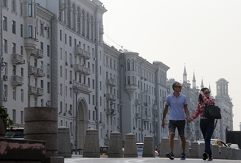 Участок Тверской улицы от Пушкинской площади до Моховой открыли досрочно после реставрации.