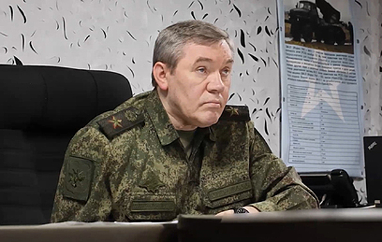 Герасимов посетил передовой пункт командования группировки "Центр"