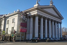 В главный театр Волгограда пришли из ОБЭП