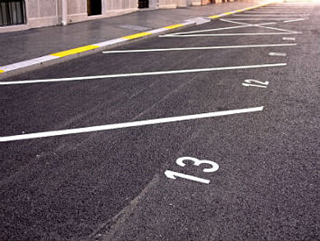 В Оренбурге автолюбители покупают парковочные места