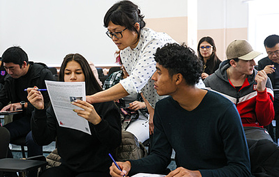 Грантовая поддержка охватит 9 тыс. студентов-иностранцев за три года