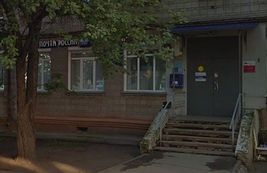 Почта России объяснила, почему работник швырял мешки с отправлениями в автомобиль