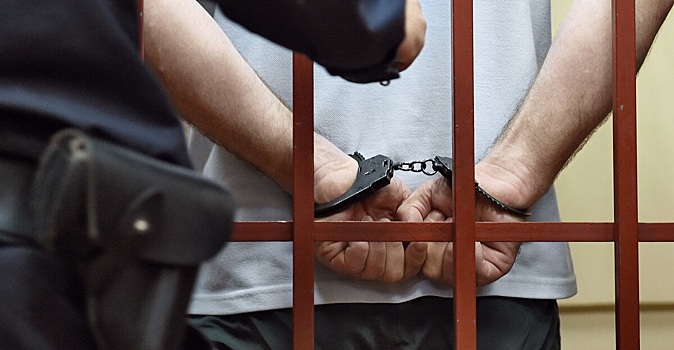 Экс-полицейского зятя бывшего зампрокурора в Магнитогорске отправили в колонию за наркотики