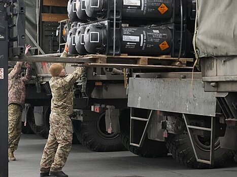 Telegraph: "коалиция желающих" готовится к прекращению поставок США оружия Киеву