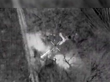 Дрон-камикадзе нашел самоходку M109 из США по светящемуся стволу орудия