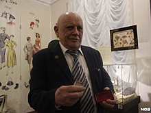 «Пользовался, пока курить не бросил»: пенсионер принёс в музей золотую зажигалку от президента