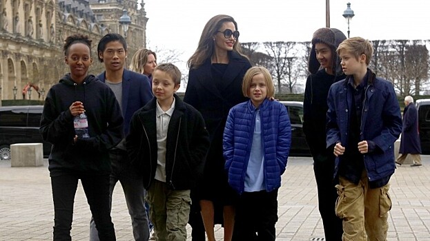Анджелина Джоли считает, что воспитывает детей лучше Брэда Питта