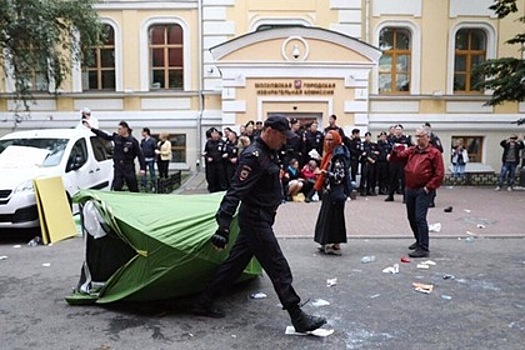 В Москве начали задерживать участников несогласованной акции