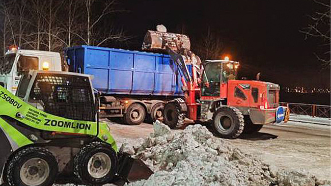 Мэр Иркутска Руслан Болотов поручил усилить мероприятия по очистке остановок общественного транспорта от снега