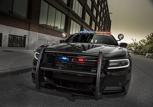 Видео: полицейский Dodge Charger устроил гонку с Lamborghini