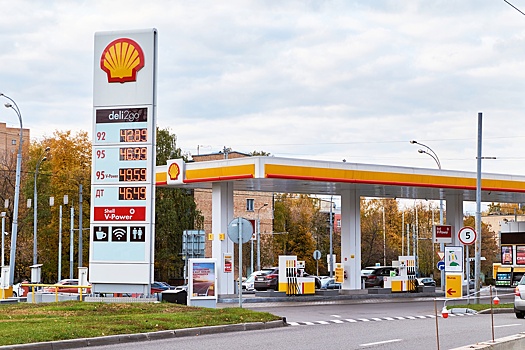 Изучаем цены на бензин в мире – где он дороже, чем в России, а где дешевле? Сравним цены и зарплаты