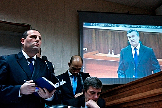Бессмысленный и беспощадный: кому нужен суд над Януковичем