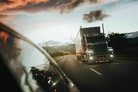 Запрет грузовиков из ЕС поможет заработать нашим перевозчикам