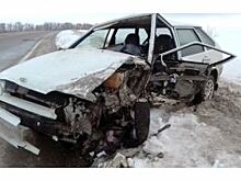 В Ставропольском районе ВАЗ 2114 на «встречке» врезался в фуру Ford Cargo
