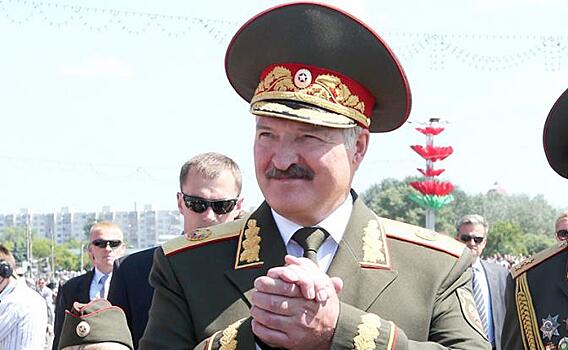 Лукашенко начал игры с Днем Победы?