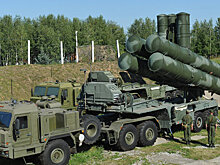 Российские военные перебросили в Крым С-400