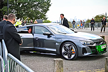 Принц Уильям с женой пересели на электрокар Audi за 11 миллионов рублей
