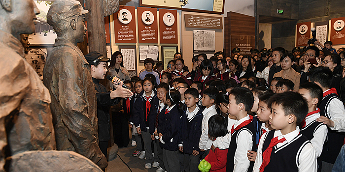 День поминовения усопших в Чжэцзянском музее памяти павших героев революции