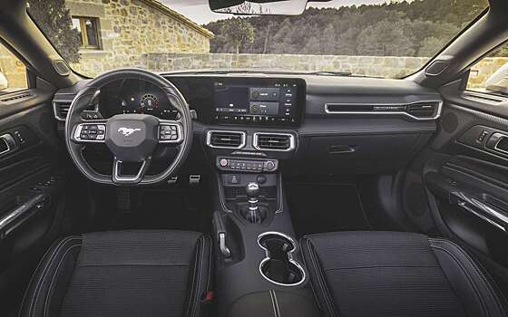 В России в продаже появился новый 500-сильный Ford Mustang: известна цена