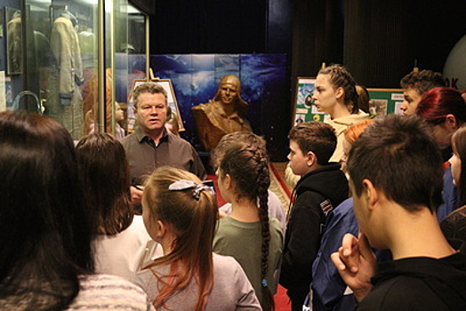 Подмосковные единороссы организовали для школьников ЛДНР экскурсию в Музей Космонавтики