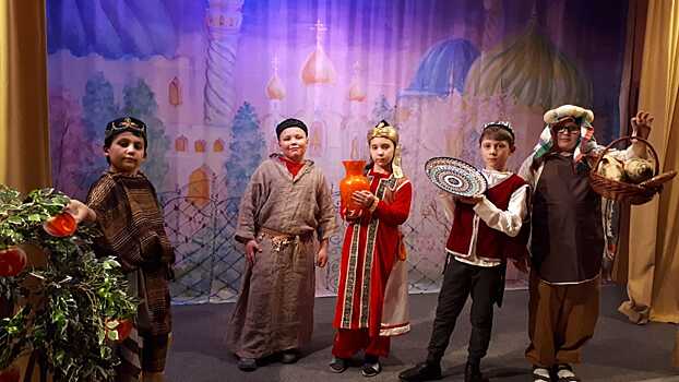 Приходская школа храма в Черкизове поделилась видеозаписью детского спектакля «Камень в рыбе»