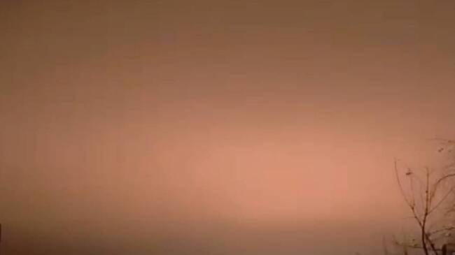 Серию взрывов в украинском городе сняли на видео