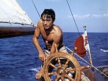 На экраны кинотеатров выходит триллер 1960 года "На ярком солнце" с Делоном