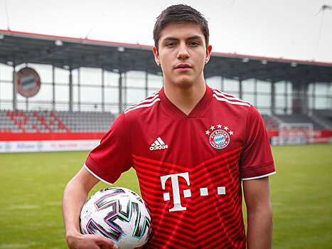 «Бавария» и Винлеф согласовали новый контракт. 18-летний защитник Швеции уйдет в «Аустрию» в аренду