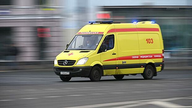 Врачи сообщили о состоянии девочек, которых выбросили из окна в Саратове