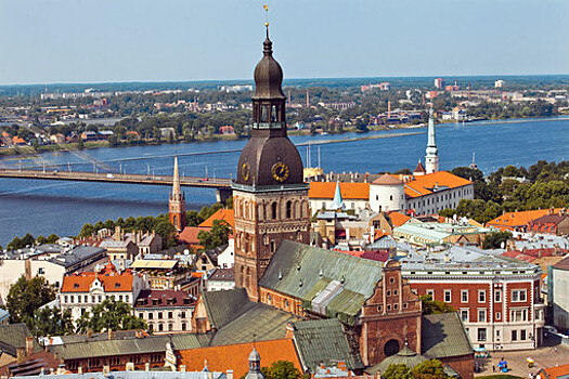 Страны Балтии и Польша планируют ввести национальный запрет для граждан РФ с визами ЕС