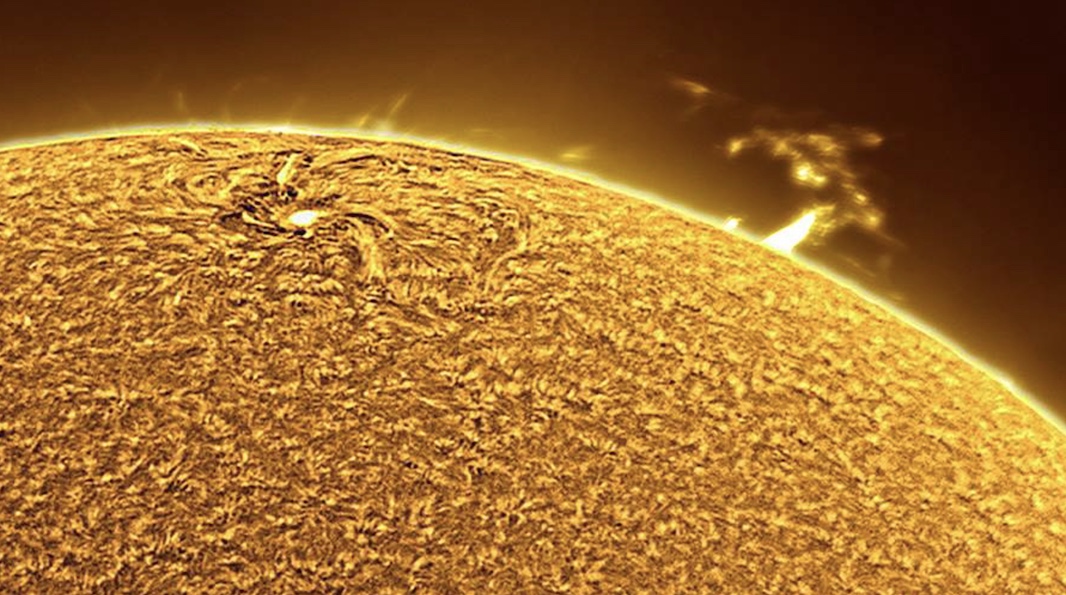 На Солнце произошла вспышка высочайшего класса