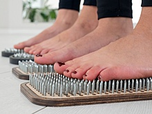 Почему стояние на гвоздях становится все более популярным