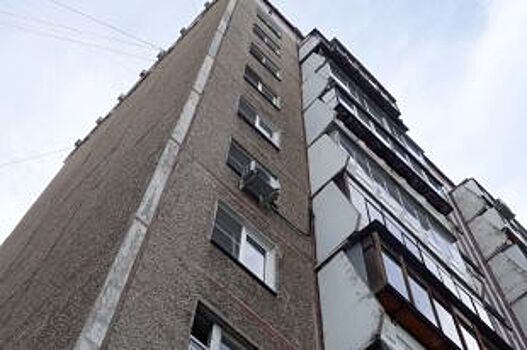 В Магнитогорске из окна седьмого этажа выпал ребенок и остался жив