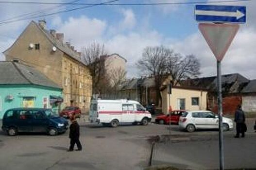 В Калининграде при столкновении «Скорой» и легковушки пострадали двое