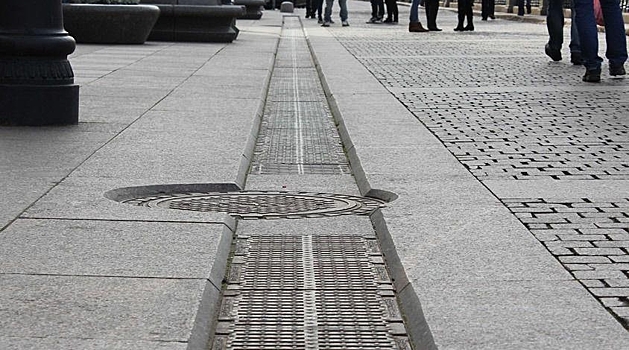 МОЭК проверит работу ливневок  на Знаменской улице 