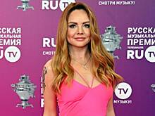«Свой кусочек земли»: как отдыхают летом российские звезды